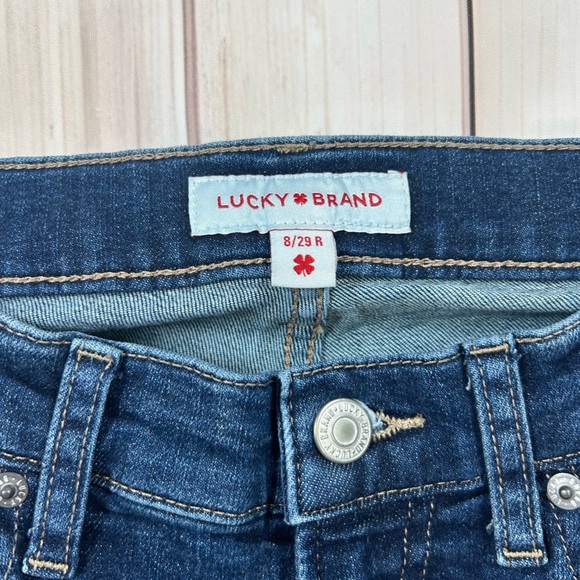 Lucky Brand Mid Rise Straight Cropped Jeans. Size 8 - Picture 3 of 9